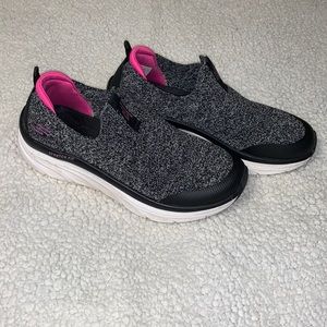 Skechers D’Lux Walker no-tie sneakers - size 8.5